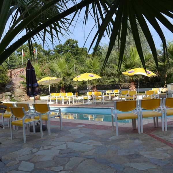 Athina Hotel ネオス・パンテレイモン エクステリア 写真